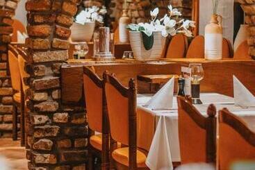 هتل Restaurant Adria Stuben Brühl