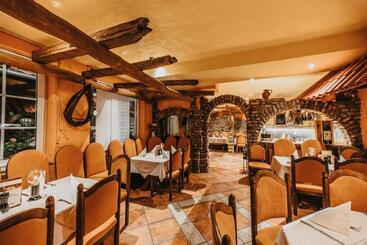 هتل Restaurant Adria Stuben Brühl