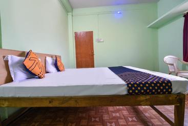 בית מלון כפרי Spot On 70174 Anand Lodging