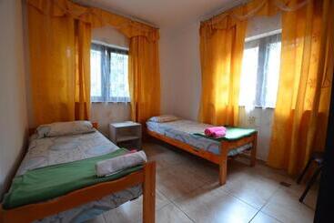 پانسیون Hostel Aeropuerto Ezeiza 10 Minutos De Aeropuerto