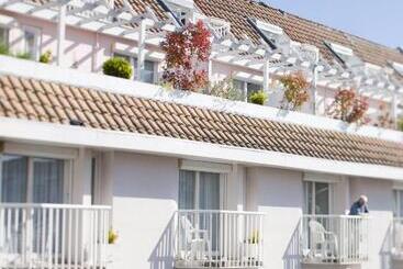 هتل Thermes Les Ecureuils