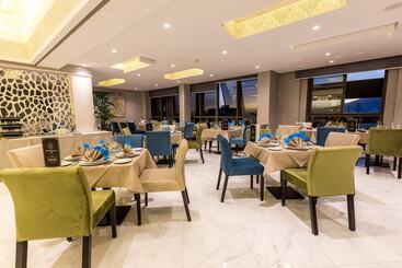 هتل Nour Plazza