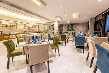 هتل Nour Plazza
