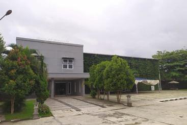 هتل Graha Ht Sumantri Mitra Reddoorz
