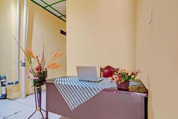 هتل Oyo 3063 Residence 22