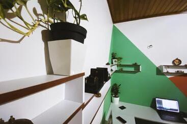 پانسیون Tia Chela Hostel