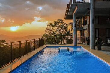 استراحتگاه Sembayu Villa