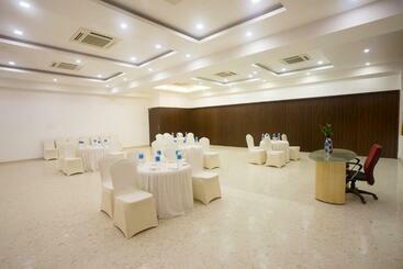 هتل Diwatel Grande Resort