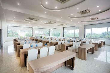 酒店 Diwatel Grande Resort