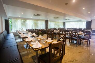 酒店 Diwatel Grande Resort