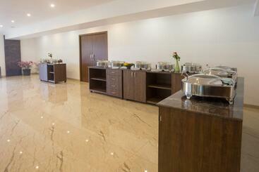 酒店 Diwatel Grande Resort