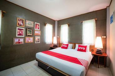 هتل Oyo 569 Aa Resort