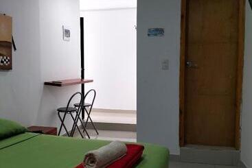 پانسیون Posada Miss Joyce House