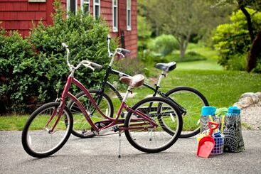 住宿加早餐  Woods Hole Passage Inn