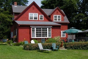 住宿加早餐  Woods Hole Passage Inn