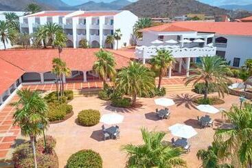 هتل Costa Caribe Beach & Resort