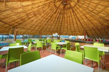 هتل Costa Caribe Beach & Resort