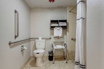 هتل Alexis Inn And Suites