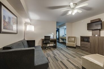هتل Alexis Inn And Suites
