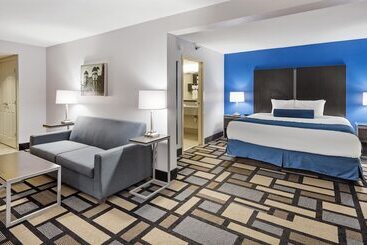 هتل Best Western Plus Birmingham Inn & Suites