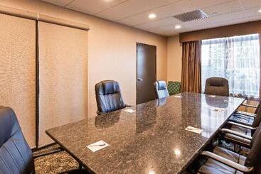 هتل Wingate By Wyndham Harrisburg Near Hershey