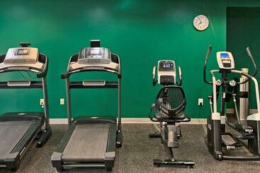 هتل Comfort Inn & Suites Columbus North