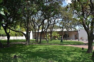 هتل Cresta Lodge Harare