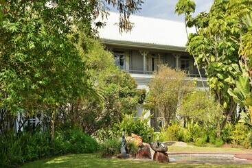 هتل Cresta Lodge Harare