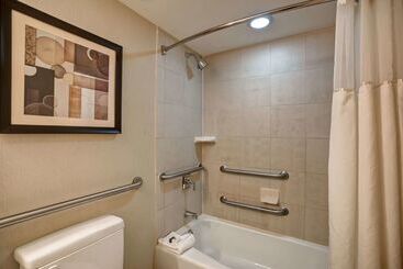 هتل Doubletree By Hilton Downtown Wilmington   Legal District