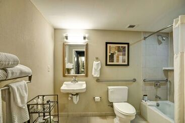 هتل Doubletree By Hilton Downtown Wilmington   Legal District