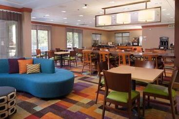 هتل Fairfield Inn And Suites Atlanta Airport South/sullivan Road