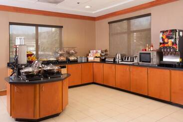 هتل Fairfield Inn And Suites Atlanta Airport South/sullivan Road