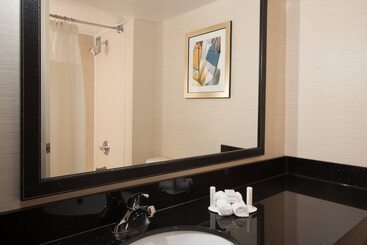 هتل Fairfield Inn And Suites Atlanta Airport South/sullivan Road