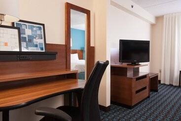 هتل Fairfield Inn And Suites Atlanta Airport South/sullivan Road