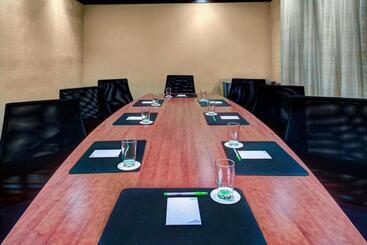 هتل Fairfield Inn & Suites By Marriott Anniston Oxford
