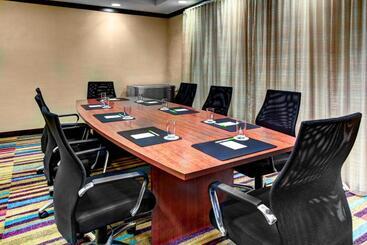 هتل Fairfield Inn & Suites By Marriott Anniston Oxford