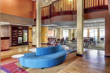 هتل Fairfield Inn & Suites By Marriott Anniston Oxford