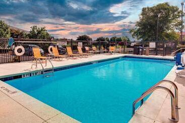 هتل Fairfield Inn & Suites By Marriott Anniston Oxford
