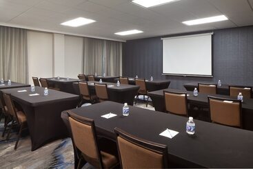 هتل Fairfield Inn & Suites By Marriott Charleston