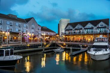 هتل Harbor House At Pier 21