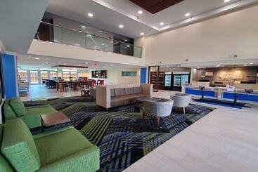 هتل Holiday Inn Express & Suites Arlington North – Stadium Area, An Ihg
