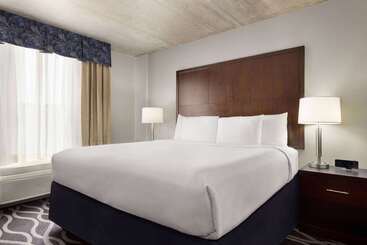 هتل Iban Dallas Park Central , Trademark By Wyndham