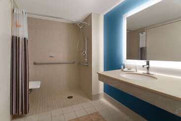هتل La Quinta By Wyndham Madison American Center