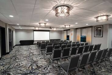 هتل La Quinta By Wyndham Raleigh Downtown North