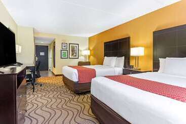 هتل La Quinta Inn & Suites By Wyndham Tampa North I75