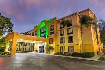هتل La Quinta Inn & Suites By Wyndham Tampa North I75
