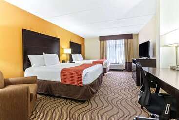 هتل La Quinta Inn & Suites By Wyndham Tampa North I75