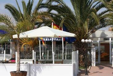 هتل Playa Canet