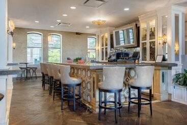 هتل Omni Riverfront New Orleans