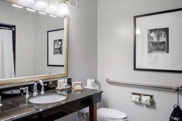 هتل Omni Riverfront New Orleans